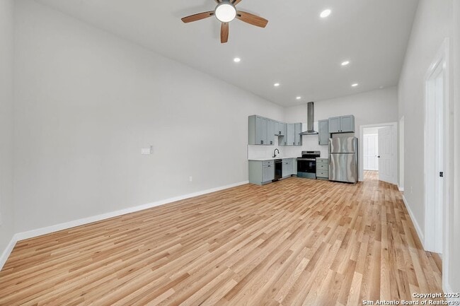 418 Atlanta St in San Antonio, TX - Building Photo - Building Photo
