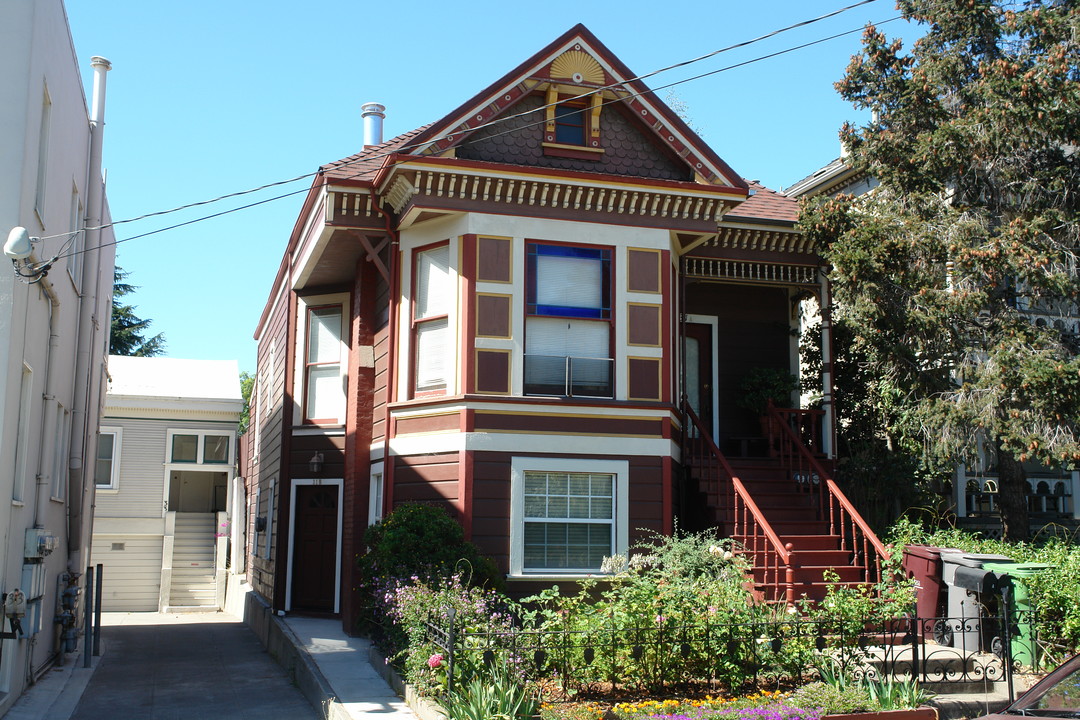 31-39 Yosemite Ave in Oakland, CA - Foto de edificio