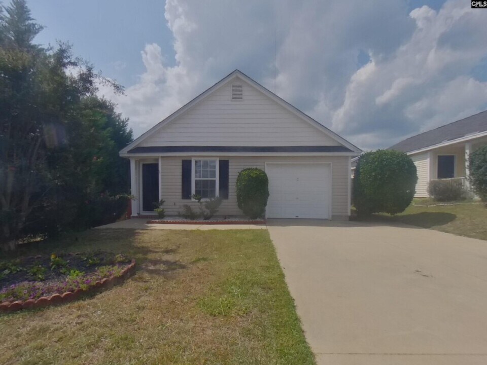 105 W Waverly Pl Ct in Columbia, SC - Building Photo