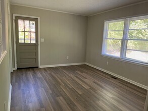 1500 Northwoods Dr in Kings Mountain, NC - Foto de edificio - Building Photo