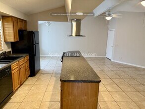 8804 Auburn Way in Tampa, FL - Building Photo - Building Photo