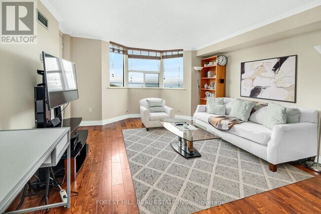 3845-3845 Lake Shore Blvd W in Toronto, ON - Building Photo - Building Photo