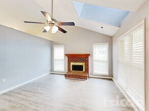 7284 Green Meadow Ct in Denver, NC - Foto de edificio - Building Photo