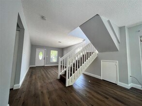 10041 Loquat St in Miramar, FL - Building Photo - Building Photo