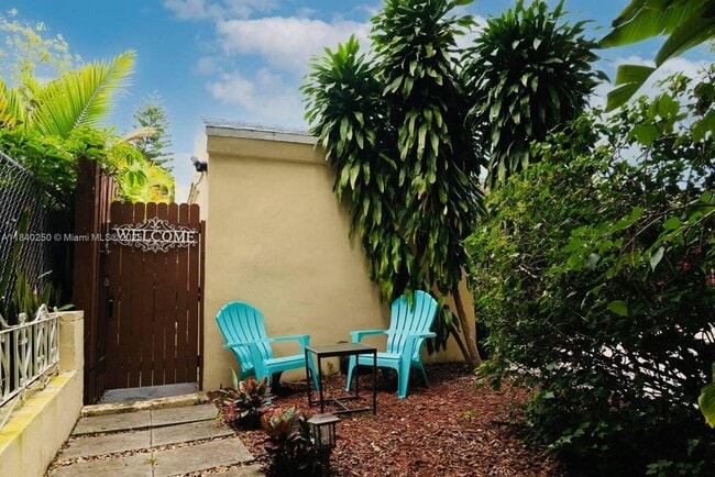 2221 SW 26th Ln in Miami, FL - Building Photo - Building Photo