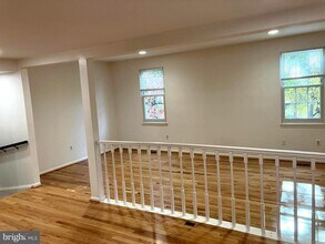 10195 Valentino Dr in Oakton, VA - Building Photo - Building Photo