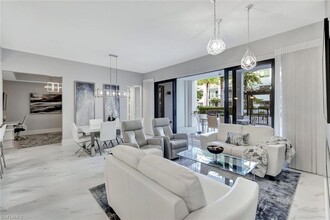 1135 3rd Ave S, Unit 206 in Naples, FL - Building Photo - Building Photo