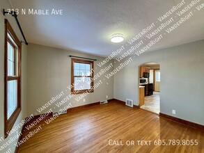 713 N Mable Ave in Sioux Falls, SD - Building Photo - Building Photo