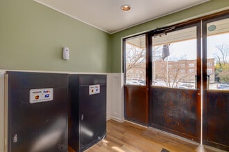 Welcome home to Walnut Terrace! in Philadelphia, PA - Building Photo - Lobby