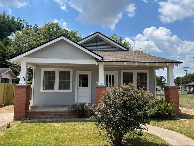 property at 1016-1018 Jackson St