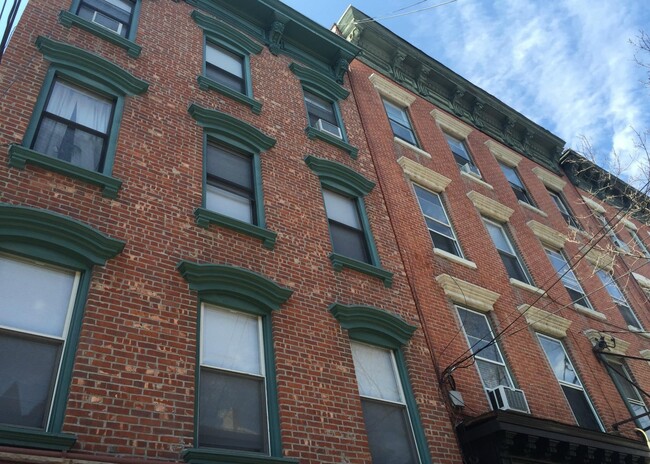 228 Willow Ave in Hoboken, NJ - Building Photo - Building Photo