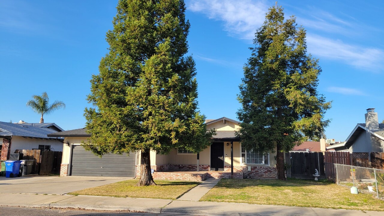 475 Georgetown Ave in Turlock, CA - Building Photo