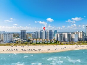5959 Collins Ave, Unit 1105 in Miami, FL - Building Photo - Building Photo