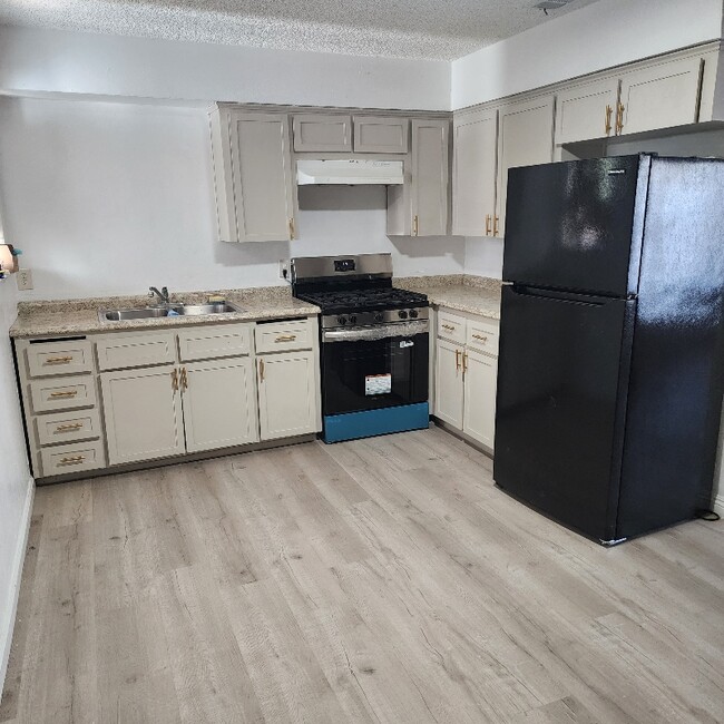 2458 S Backer Ave in Fresno, CA - Building Photo - Building Photo