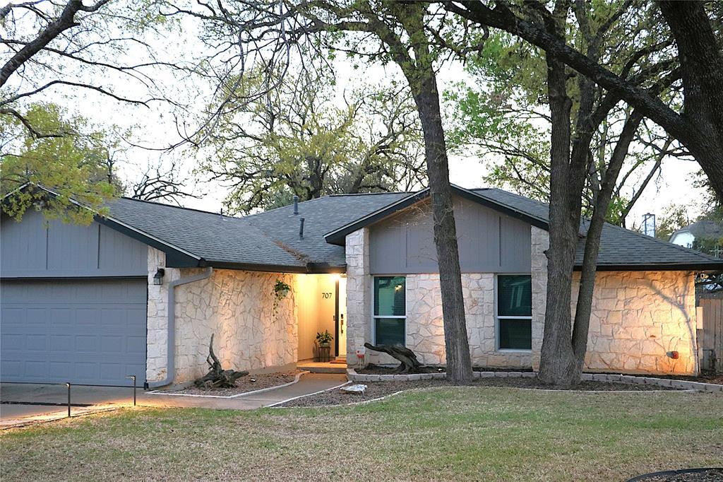 707 Grapevine Dr in Cedar Park, TX - Foto de edificio