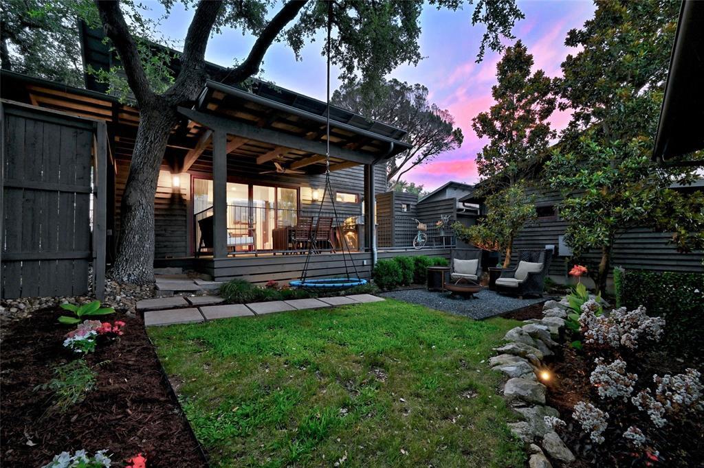 2113 Barbaro Way in Spicewood, TX - Building Photo
