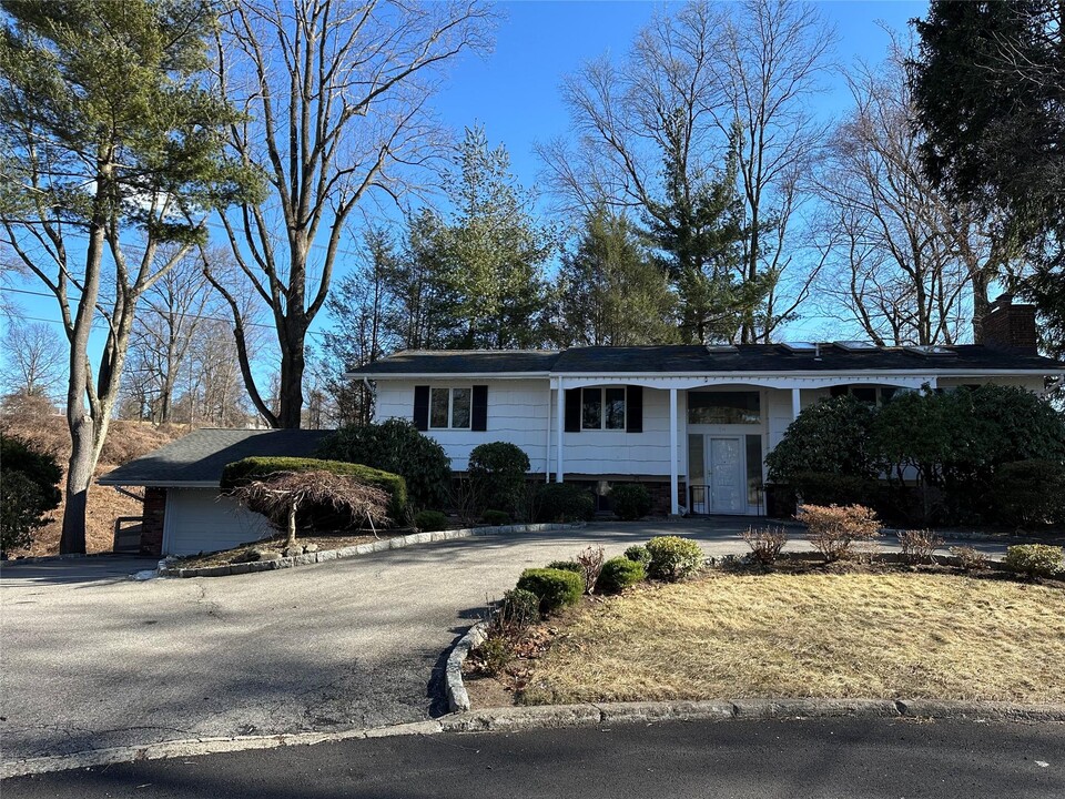 14 Deerhill Ln in Scarsdale, NY - Foto de edificio