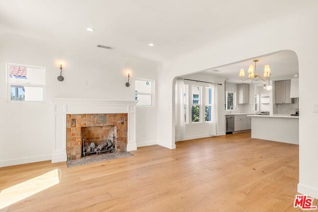 property at 2032 S Palm Grove Ave