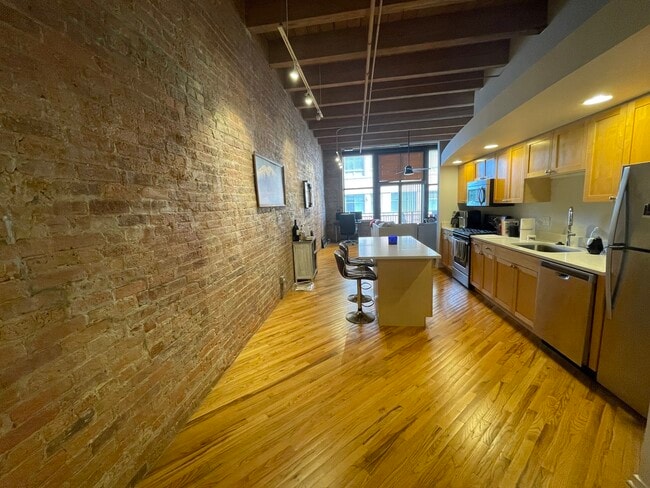 616 W Fulton St in Chicago, IL - Foto de edificio - Building Photo