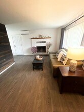 455 S Morain St in Kennewick, WA - Foto de edificio - Building Photo