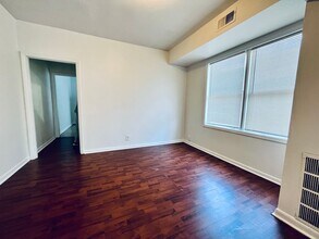 307 Woodbine St, Unit 4 in Louisville, KY - Building Photo - Building Photo