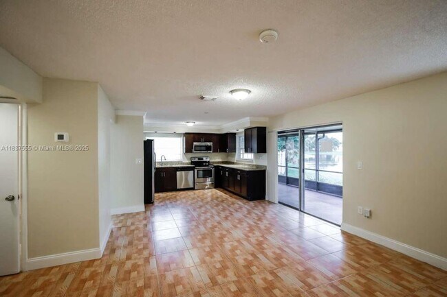 13970 Langley Pl in Davie, FL - Building Photo - Building Photo