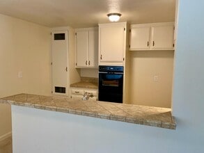 24836 Walnut St in Santa Clarita, CA - Building Photo - Building Photo