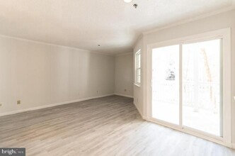 1504 Lincoln Way in McLean, VA - Building Photo - Building Photo