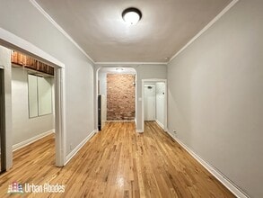 515 W Melrose St, Unit A05C in Chicago, IL - Foto de edificio - Building Photo