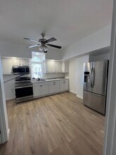 211 Oxford St, Unit 1st floor apt in Providence, RI - Building Photo - Building Photo