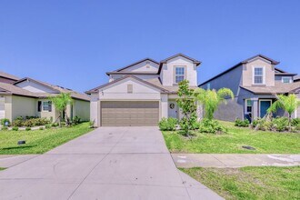 111 Rain Lily Ave in Spring Hill, FL - Foto de edificio - Building Photo