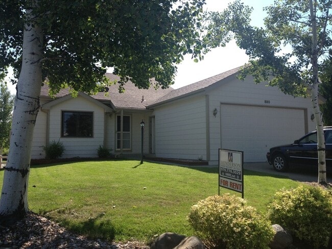 property at 880 Scarborough Dr