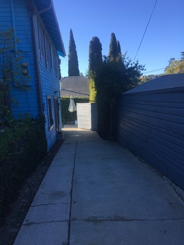 2284 Cove Ave in Los Angeles, CA - Building Photo - Building Photo