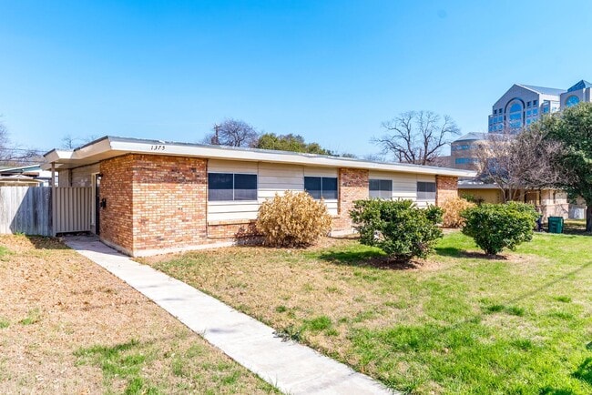 property at 1375 Oblate Dr