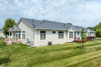 Williams Pointe Townhomes in Waukee, IA - Building Photo - Building Photo