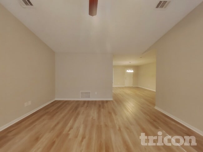 114 Scarborough Ct in Ellenwood, GA - Building Photo - Building Photo