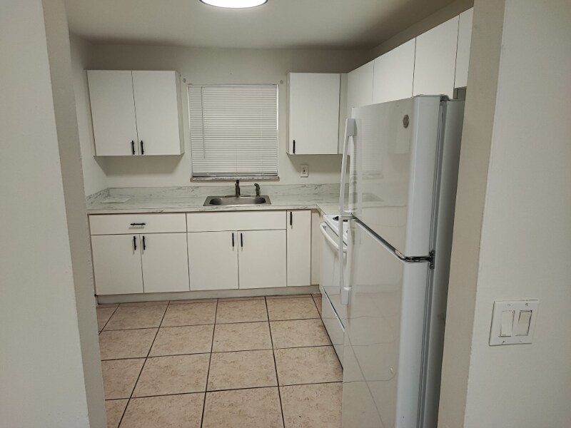 3181 W Hallandale Beach Blvd in Hallandale Beach, FL - Building Photo