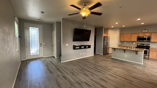 10228 Ruggles Mansion Ave in Las Vegas, NV - Building Photo - Building Photo