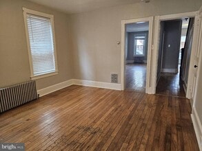 338 Charles St in Coatesville, PA - Foto de edificio - Building Photo