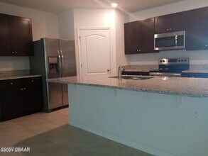 5343 Sandpine Haven Ln in Port Orange, FL - Building Photo - Building Photo