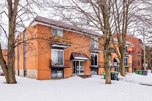 7880 Maurice-Duplessis Boul in Montréal, QC - Building Photo