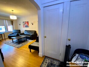 137 Englewood Ave, Unit 42 in Boston, MA - Building Photo - Building Photo