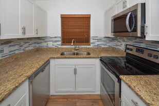 1251 NW 13th St in Boca Raton, FL - Building Photo