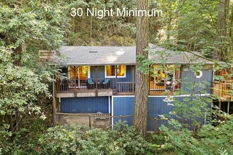 17930 Old Monte Rio Rd in Guerneville, CA - Building Photo - Building Photo