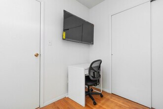 224 E 95th St in New York, NY - Building Photo - Building Photo