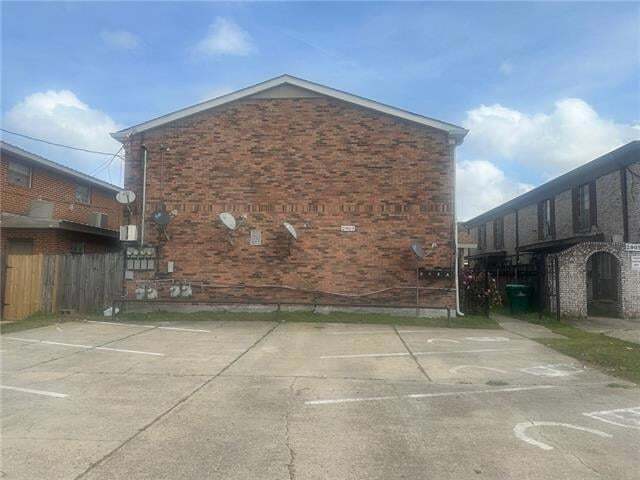 property at 2909 Lake Villa Dr