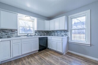 23 Lavoy Rd in Temperance, MI - Foto de edificio - Building Photo