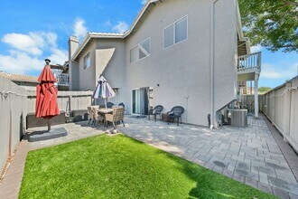 1390 Palomar Pl in Vista, CA - Building Photo - Building Photo