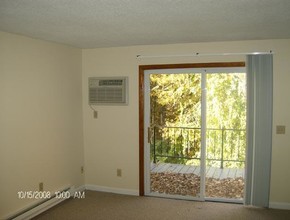 Stafford Heights Apartments in Charlton, MA - Building Photo - Interior Photo