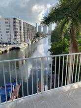 16531 NE 35th Ave, Unit 7 in North Miami Beach, FL - Building Photo - Building Photo